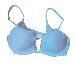 Victoria's Secret Light Lilac Incredible Plunge Lace  Underwire Bra 32D